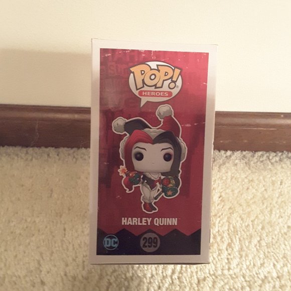 Holiday Harley Quinn Funko 299 NIB - Picture 2 of 6